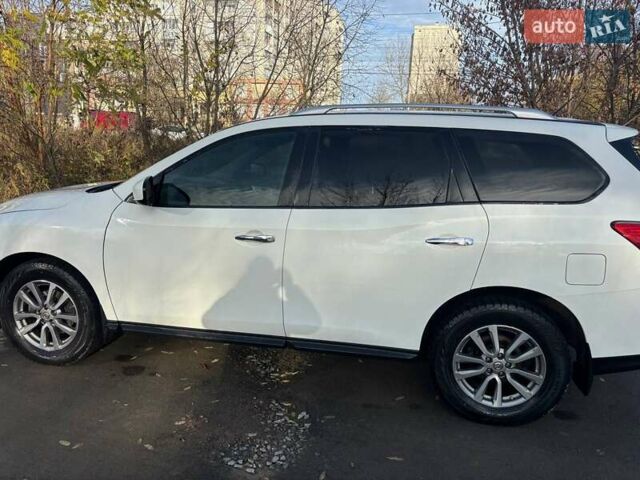 Білий Ніссан Патфайндер, об'ємом двигуна 3.5 л та пробігом 178 тис. км за 14700 $, фото 4 на Automoto.ua