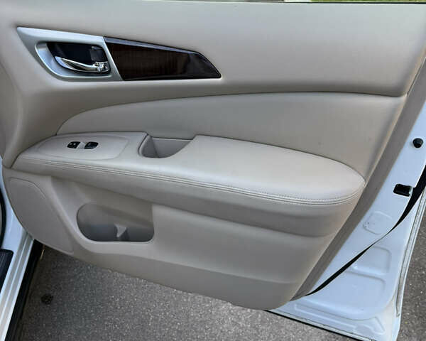 Белый Ниссан Патфайндер, объемом двигателя 3.5 л и пробегом 67 тыс. км за 15900 $, фото 42 на Automoto.ua