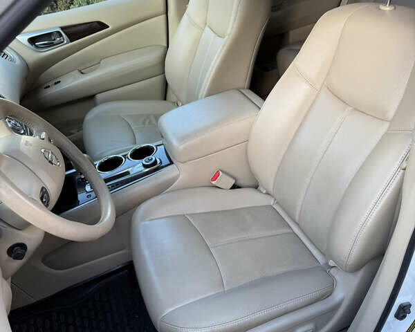 Белый Ниссан Патфайндер, объемом двигателя 3.5 л и пробегом 67 тыс. км за 15900 $, фото 22 на Automoto.ua