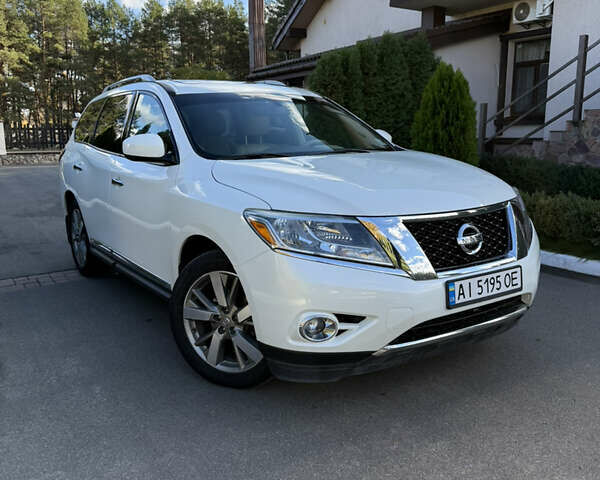 Белый Ниссан Патфайндер, объемом двигателя 3.5 л и пробегом 67 тыс. км за 15900 $, фото 1 на Automoto.ua