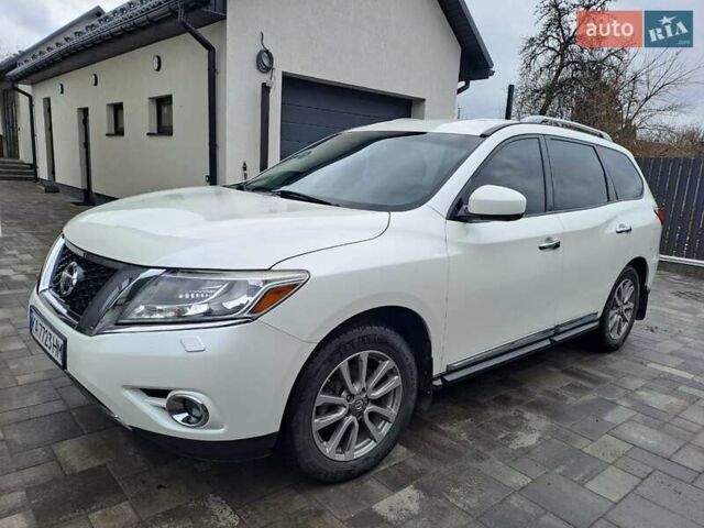 Белый Ниссан Патфайндер, объемом двигателя 3.5 л и пробегом 124 тыс. км за 13800 $, фото 3 на Automoto.ua