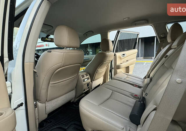 Белый Ниссан Патфайндер, объемом двигателя 3.5 л и пробегом 117 тыс. км за 17000 $, фото 11 на Automoto.ua