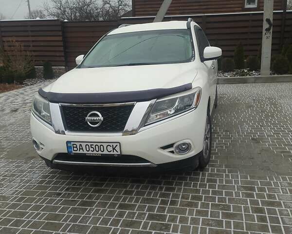 Белый Ниссан Патфайндер, объемом двигателя 3.5 л и пробегом 158 тыс. км за 14500 $, фото 1 на Automoto.ua