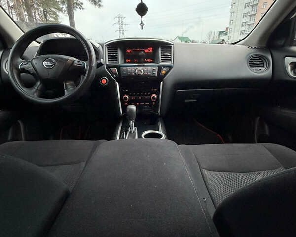 Білий Ніссан Патфайндер, об'ємом двигуна 3.5 л та пробігом 135 тис. км за 15900 $, фото 6 на Automoto.ua