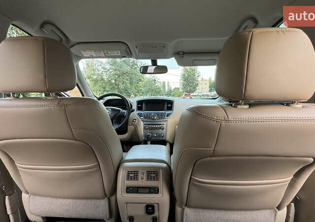 Белый Ниссан Патфайндер, объемом двигателя 3.5 л и пробегом 117 тыс. км за 17000 $, фото 10 на Automoto.ua