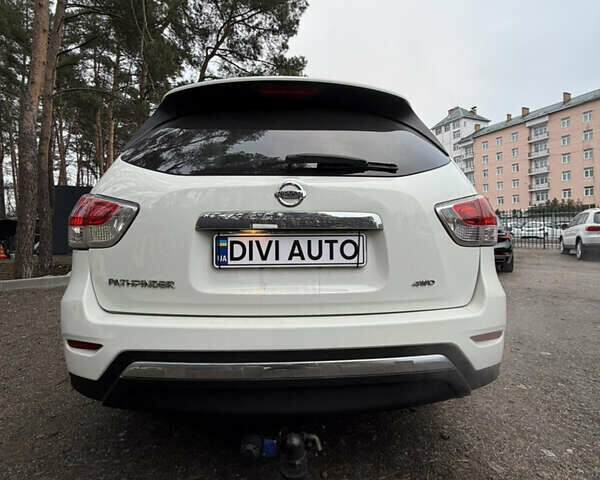 Білий Ніссан Патфайндер, об'ємом двигуна 3.5 л та пробігом 135 тис. км за 15900 $, фото 3 на Automoto.ua