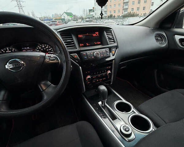 Білий Ніссан Патфайндер, об'ємом двигуна 3.5 л та пробігом 135 тис. км за 15900 $, фото 7 на Automoto.ua