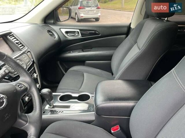 Білий Ніссан Патфайндер, об'ємом двигуна 3.5 л та пробігом 110 тис. км за 15700 $, фото 17 на Automoto.ua