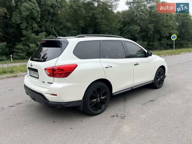 Ніссан Патфайндер 2017 у Красилове на Automoto.ua Білий Ніссан Патфайндер, об'ємом двигуна 3.5 л та пробігом 49 тис. км за 18600 $, фото 4 на Automoto.ua