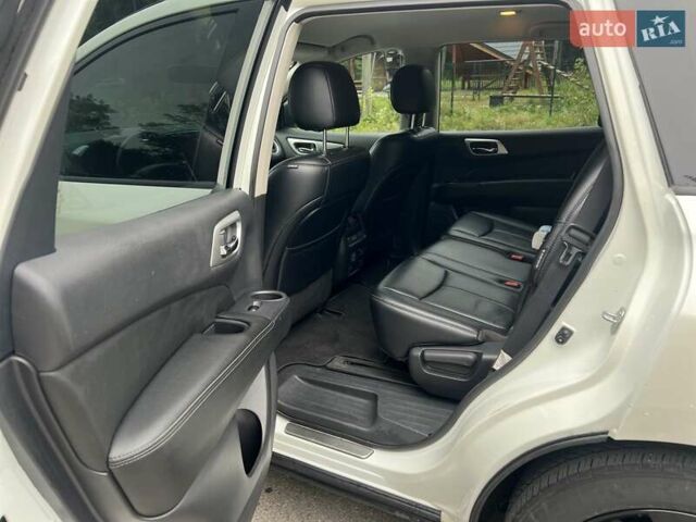 Ніссан Патфайндер 2017 у Красилове на Automoto.ua Білий Ніссан Патфайндер, об'ємом двигуна 3.5 л та пробігом 49 тис. км за 18600 $, фото 9 на Automoto.ua