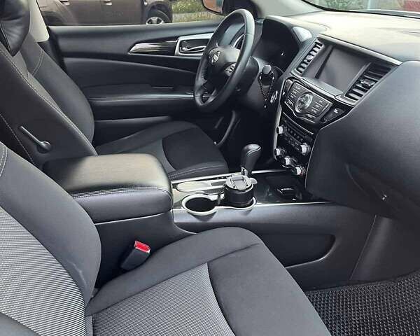 Білий Ніссан Патфайндер, об'ємом двигуна 3.5 л та пробігом 110 тис. км за 15700 $, фото 12 на Automoto.ua