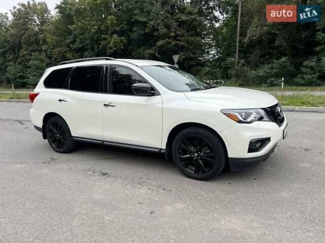 Ніссан Патфайндер 2017 у Красилове на Automoto.ua Білий Ніссан Патфайндер, об'ємом двигуна 3.5 л та пробігом 49 тис. км за 18600 $, фото 3 на Automoto.ua