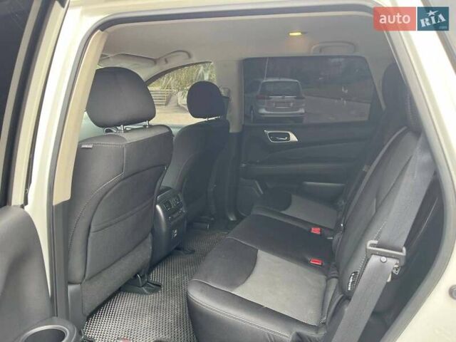 Білий Ніссан Патфайндер, об'ємом двигуна 3.5 л та пробігом 110 тис. км за 15700 $, фото 14 на Automoto.ua