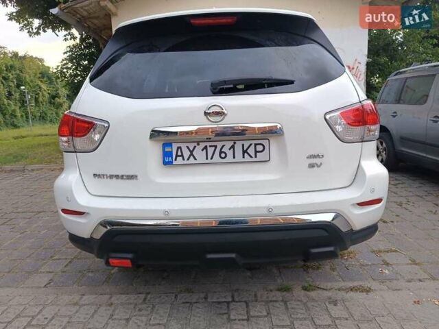 Білий Ніссан Патфайндер, об'ємом двигуна 3.5 л та пробігом 123 тис. км за 16000 $, фото 1 на Automoto.ua
