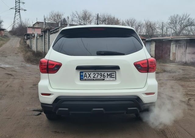 Білий Ніссан Патфайндер, об'ємом двигуна 3.5 л та пробігом 69 тис. км за 17800 $, фото 1 на Automoto.ua