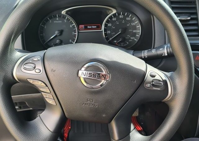 Білий Ніссан Патфайндер, об'ємом двигуна 3.5 л та пробігом 69 тис. км за 17800 $, фото 4 на Automoto.ua