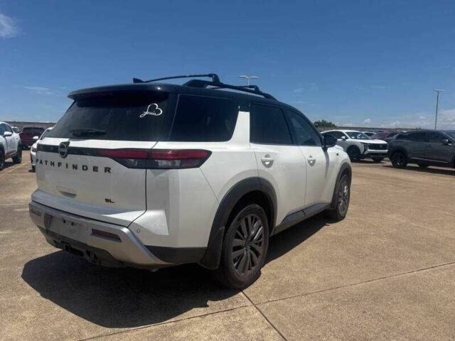 Белый Ниссан Патфайндер, объемом двигателя 3.5 л и пробегом 22 тыс. км за 10500 $, фото 2 на Automoto.ua