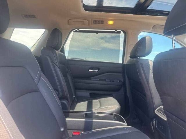 Белый Ниссан Патфайндер, объемом двигателя 3.5 л и пробегом 22 тыс. км за 10500 $, фото 8 на Automoto.ua