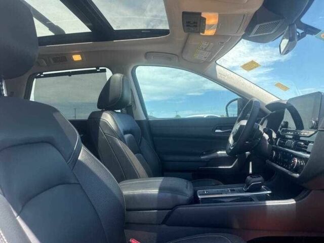 Белый Ниссан Патфайндер, объемом двигателя 3.5 л и пробегом 22 тыс. км за 10500 $, фото 7 на Automoto.ua