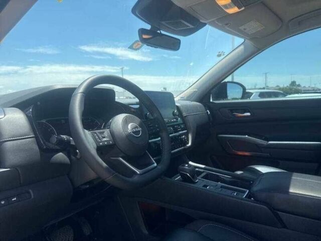 Белый Ниссан Патфайндер, объемом двигателя 3.5 л и пробегом 22 тыс. км за 10500 $, фото 4 на Automoto.ua