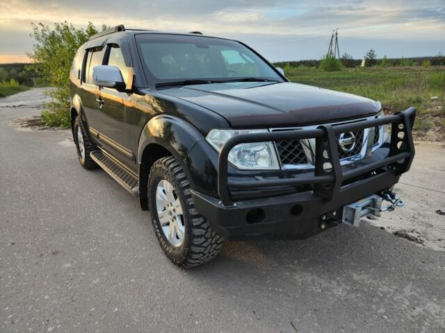 Ниссан Патфайндер 2008 в Киеве на Automoto.ua Черный Ниссан Патфайндер, объемом двигателя 2.5 л и пробегом 260 тыс. км за 11663 $, фото 2 на Automoto.ua