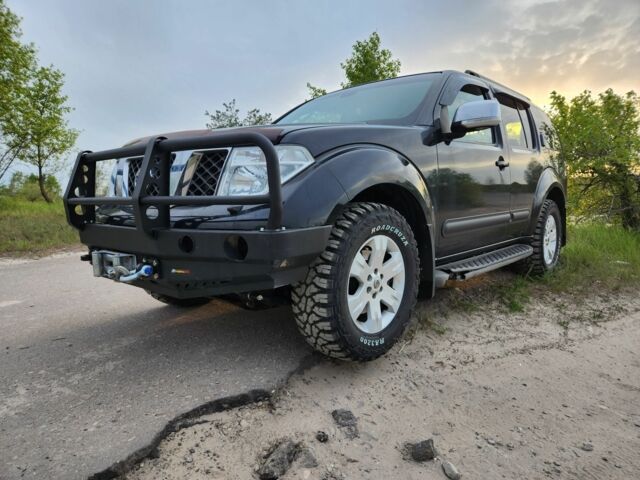 Ниссан Патфайндер 2008 в Киеве на Automoto.ua Черный Ниссан Патфайндер, объемом двигателя 2.5 л и пробегом 260 тыс. км за 11663 $, фото 1 на Automoto.ua