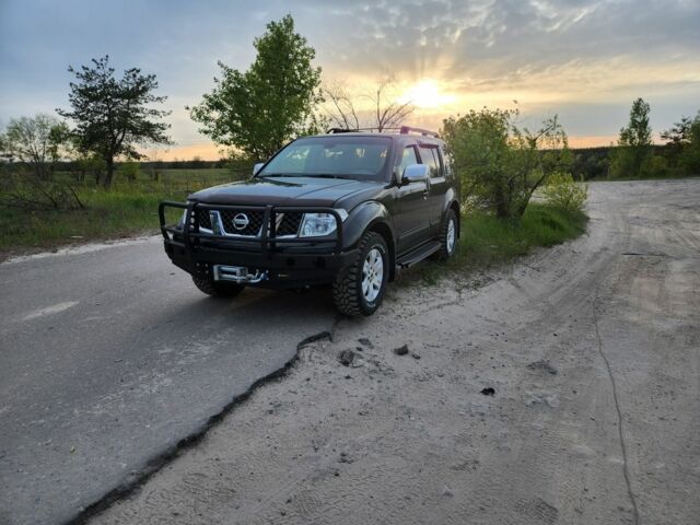 Ниссан Патфайндер 2008 в Киеве на Automoto.ua Черный Ниссан Патфайндер, объемом двигателя 2.5 л и пробегом 260 тыс. км за 11663 $, фото 6 на Automoto.ua