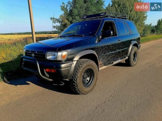 Чорний Ніссан Патфайндер, об'ємом двигуна 3.3 л та пробігом 285 тис. км за 5000 $, фото 1 на Automoto.ua