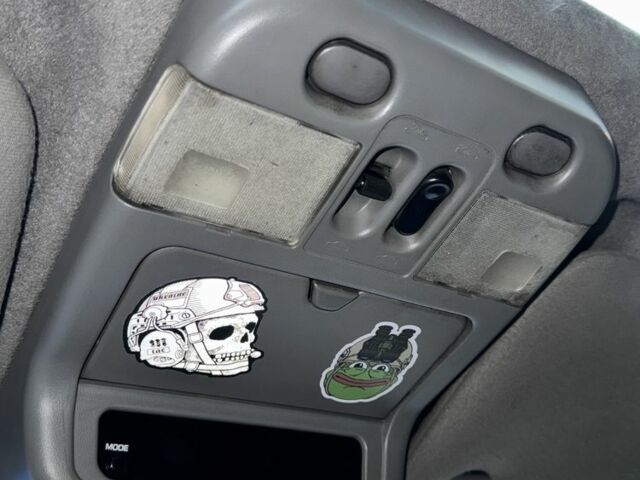 Чорний Ніссан Патфайндер, об'ємом двигуна 3.3 л та пробігом 465 тис. км за 5600 $, фото 20 на Automoto.ua