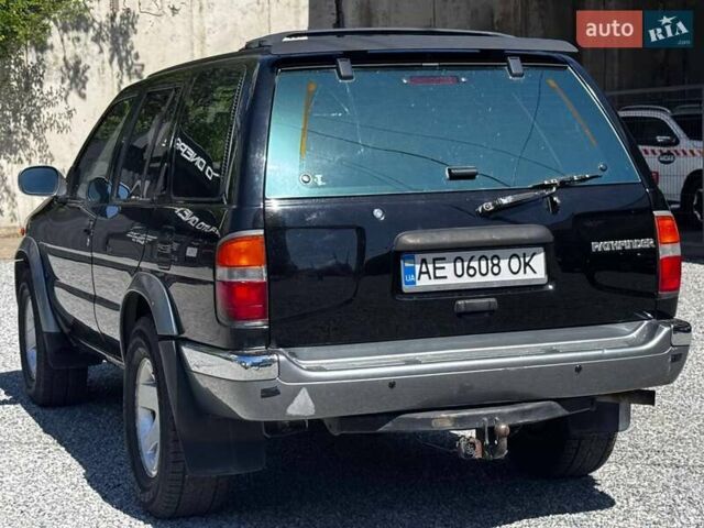 Чорний Ніссан Патфайндер, об'ємом двигуна 3.3 л та пробігом 250 тис. км за 5600 $, фото 3 на Automoto.ua