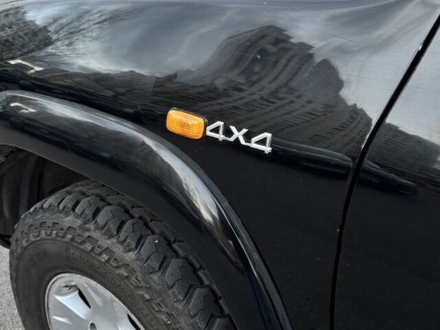 Чорний Ніссан Патфайндер, об'ємом двигуна 3.3 л та пробігом 465 тис. км за 5600 $, фото 7 на Automoto.ua