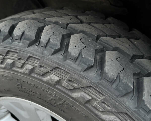 Черный Ниссан Патфайндер, объемом двигателя 3.3 л и пробегом 465 тыс. км за 5999 $, фото 21 на Automoto.ua