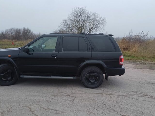 Черный Ниссан Патфайндер, объемом двигателя 3.5 л и пробегом 286 тыс. км за 4637 $, фото 9 на Automoto.ua