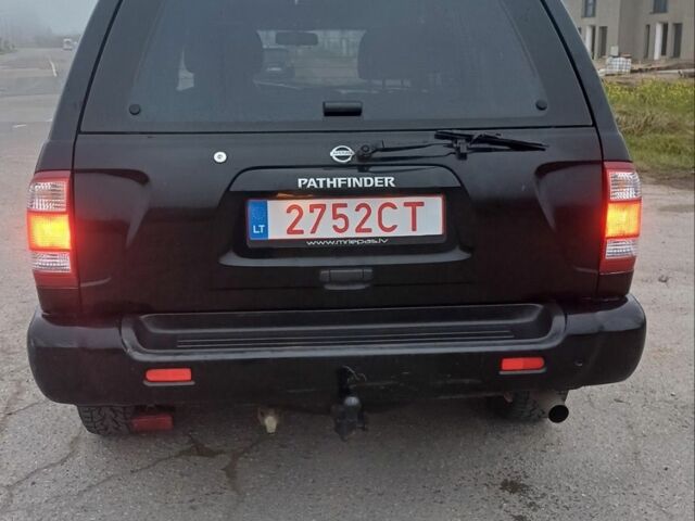 Черный Ниссан Патфайндер, объемом двигателя 3.5 л и пробегом 286 тыс. км за 4637 $, фото 7 на Automoto.ua