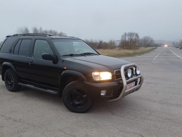 Черный Ниссан Патфайндер, объемом двигателя 3.5 л и пробегом 286 тыс. км за 4637 $, фото 1 на Automoto.ua