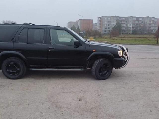 Черный Ниссан Патфайндер, объемом двигателя 3.5 л и пробегом 286 тыс. км за 4637 $, фото 3 на Automoto.ua