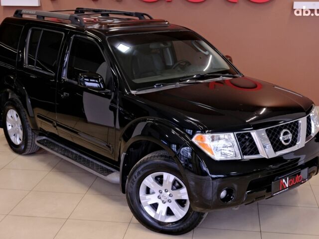Черный Ниссан Патфайндер, объемом двигателя 4 л и пробегом 258 тыс. км за 8900 $, фото 3 на Automoto.ua