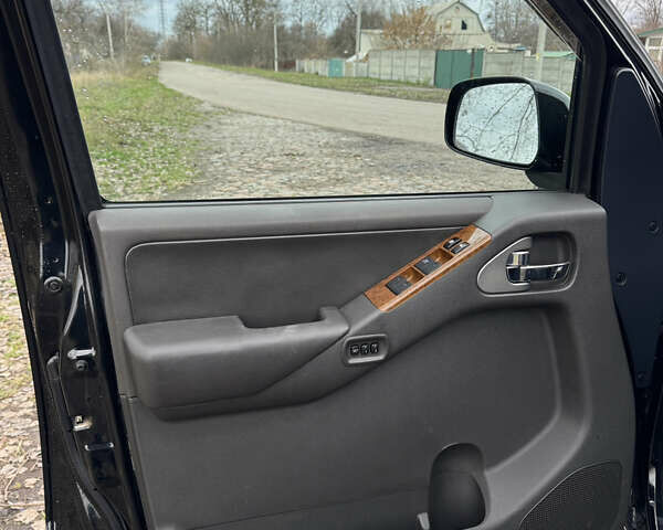 Черный Ниссан Патфайндер, объемом двигателя 4 л и пробегом 183 тыс. км за 9400 $, фото 27 на Automoto.ua