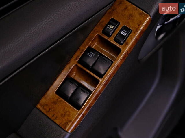 Черный Ниссан Патфайндер, объемом двигателя 3.95 л и пробегом 258 тыс. км за 8900 $, фото 26 на Automoto.ua