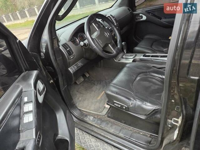 Чорний Ніссан Патфайндер, об'ємом двигуна 2.49 л та пробігом 299 тис. км за 6900 $, фото 3 на Automoto.ua