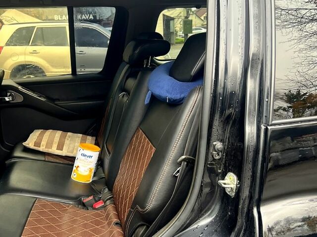 Черный Ниссан Патфайндер, объемом двигателя 4 л и пробегом 267 тыс. км за 10500 $, фото 8 на Automoto.ua