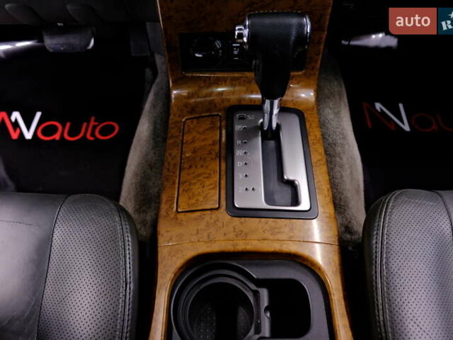 Черный Ниссан Патфайндер, объемом двигателя 3.95 л и пробегом 258 тыс. км за 8900 $, фото 16 на Automoto.ua