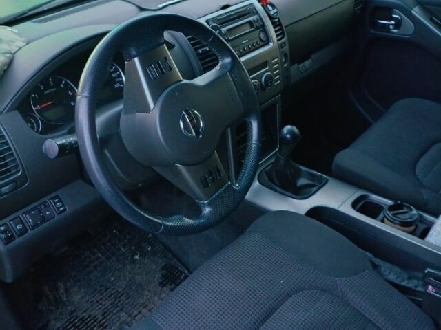 Черный Ниссан Патфайндер, объемом двигателя 0 л и пробегом 390 тыс. км за 5200 $, фото 3 на Automoto.ua