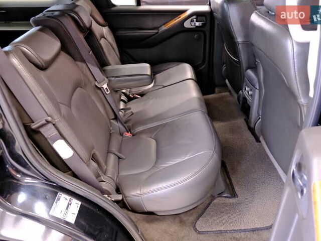 Черный Ниссан Патфайндер, объемом двигателя 3.95 л и пробегом 258 тыс. км за 8900 $, фото 38 на Automoto.ua