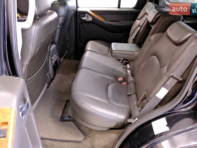 Черный Ниссан Патфайндер, объемом двигателя 3.95 л и пробегом 258 тыс. км за 8900 $, фото 32 на Automoto.ua