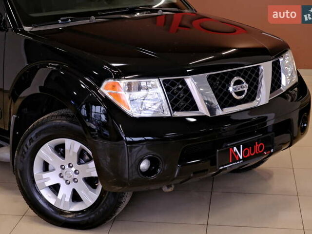 Черный Ниссан Патфайндер, объемом двигателя 3.95 л и пробегом 258 тыс. км за 8900 $, фото 6 на Automoto.ua