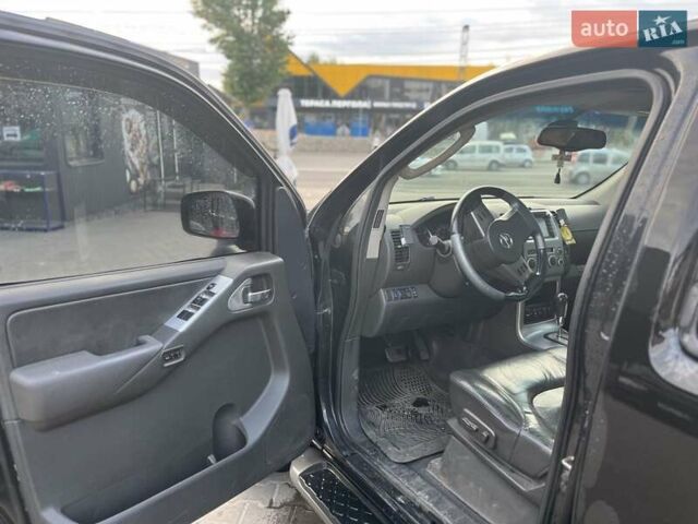 Черный Ниссан Патфайндер, объемом двигателя 2.5 л и пробегом 215 тыс. км за 10700 $, фото 7 на Automoto.ua