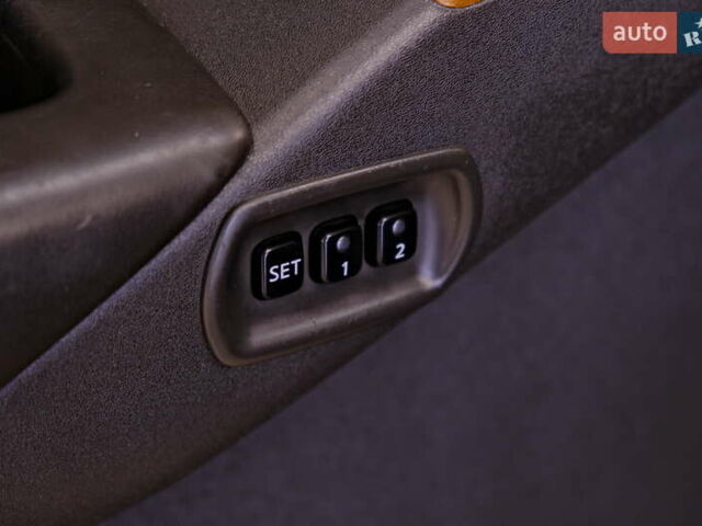 Черный Ниссан Патфайндер, объемом двигателя 3.95 л и пробегом 258 тыс. км за 8900 $, фото 25 на Automoto.ua