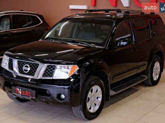 Черный Ниссан Патфайндер, объемом двигателя 3.95 л и пробегом 258 тыс. км за 8900 $, фото 2 на Automoto.ua