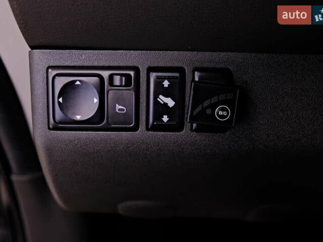 Черный Ниссан Патфайндер, объемом двигателя 3.95 л и пробегом 258 тыс. км за 8900 $, фото 23 на Automoto.ua